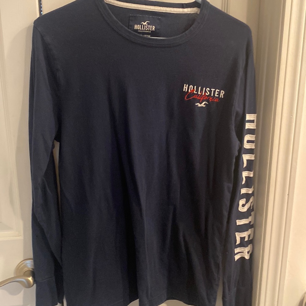 Men’s navy long sleeve t shirt size medium